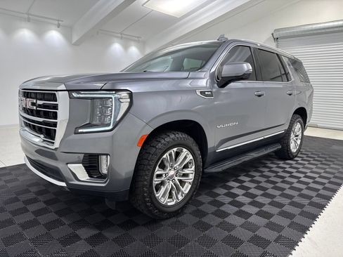 Used 2022 GMC Yukon SLT w/ SLT Luxury Package RWD image 3