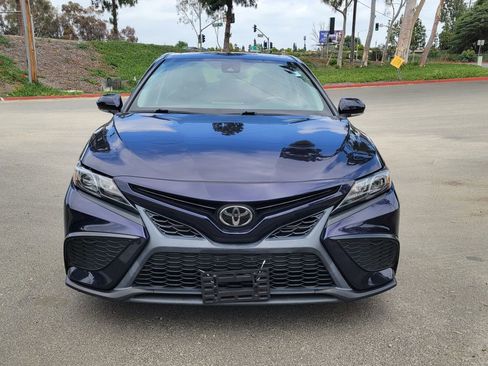 Used 2021 Toyota Camry SE w/ Convenience Package FWD image 5