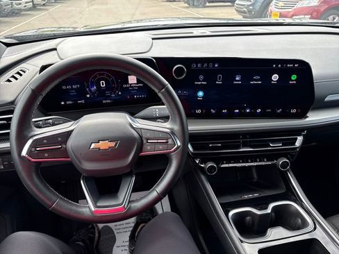 Used 2025 Chevrolet Traverse LT AWD/4WD image 10