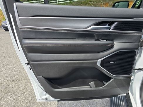 New 2026 Jeep Grand Wagoneer L Limited image 37