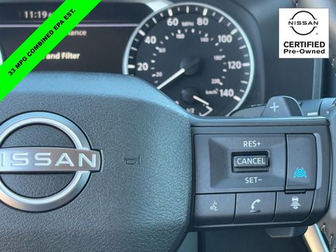 Certified 2025 Nissan Rogue SV FWD image 20