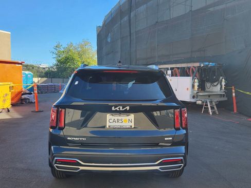 Used 2023 Kia Sorento EX image 30