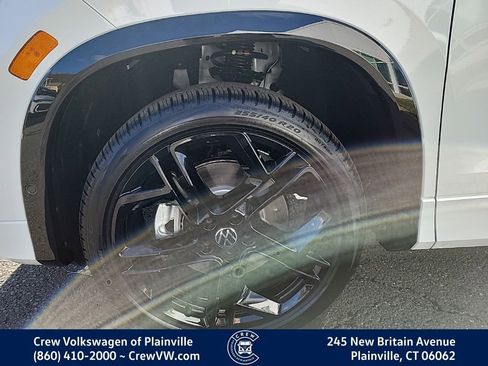 New 2026 Volkswagen Tiguan SE R-Line image 17