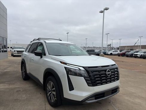 New 2026 Nissan Pathfinder SL image 5