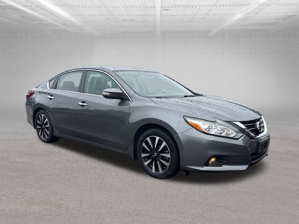 Used 2018 Nissan Altima 2.5 SV w/ 2.5 SV Technology Package FWD image 2