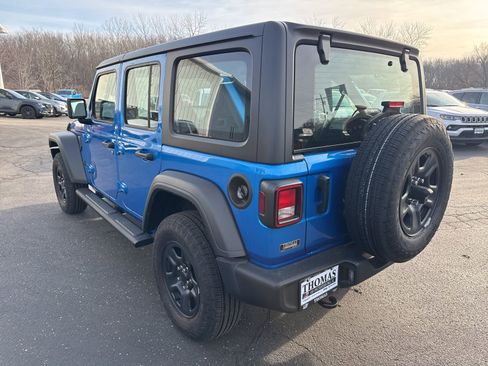 Used 2025 Jeep Wrangler Sport image 5