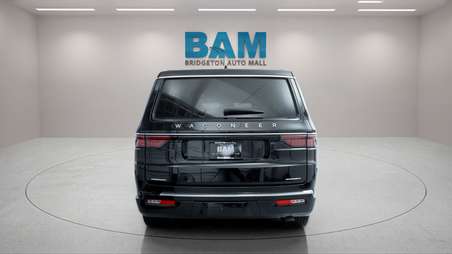 Used 2023 Jeep Wagoneer Series II AWD/4WD image 4