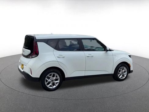 Used 2025 Kia Soul LX w/ LX Technology Package FWD image 15