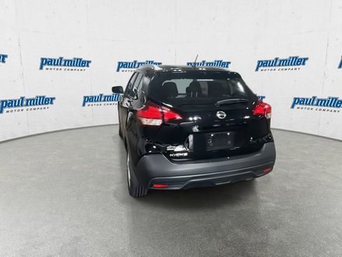 Used 2018 Nissan Kicks S FWD image 10