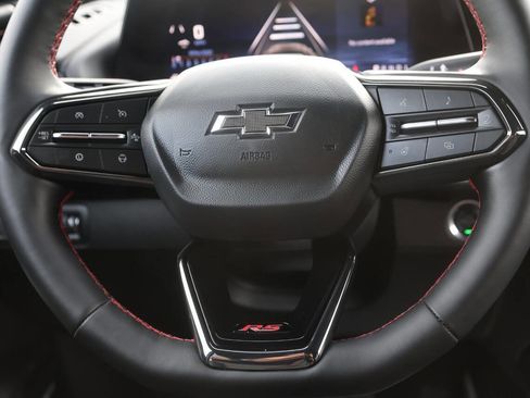 Used 2025 Chevrolet Traverse RS image 19