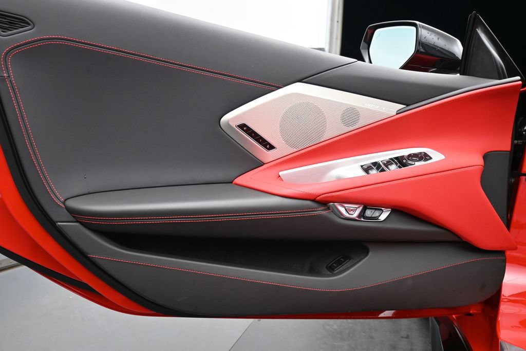 Used 2025 Chevrolet Corvette Z06 RWD image 9