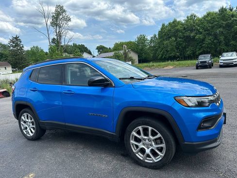 Used 2022 Jeep Compass Latitude AWD/4WD image 1