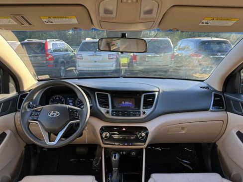 Used 2016 Hyundai Tucson SE w/ Option Group 02 image 17