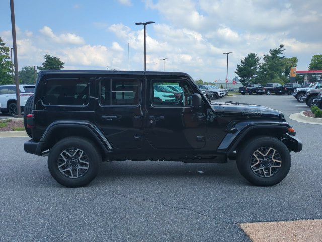 New 2026 Jeep Wrangler Unlimited Sahara w/ Technology Group AWD/4WD image 3