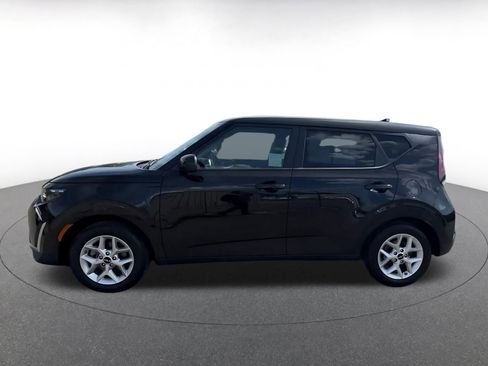 Used 2025 Kia Soul LX w/ LX Technology Package image 9