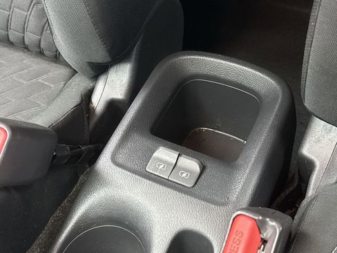 Used 2021 Nissan Kicks S image 33