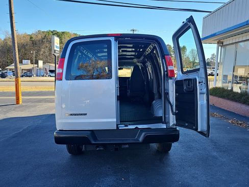 New 2025 Chevrolet Express 2500 image 5