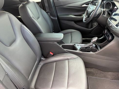 Used 2023 Buick Encore GX Essence w/ Experience Buick Package FWD image 29