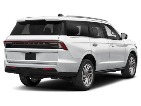 New 2026 Lincoln Navigator Reserve AWD/4WD image 3