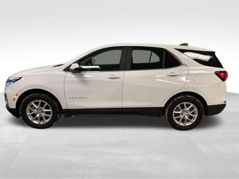 Used 2024 Chevrolet Equinox LT image 2