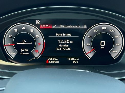 Used 2023 Audi Q5 2.0T Premium Plus w/ Premium Plus Package AWD/4WD image 21