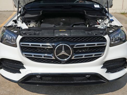 Used 2023 Mercedes-Benz GLS 450 4MATIC w/ AMG Line Exterior image 8
