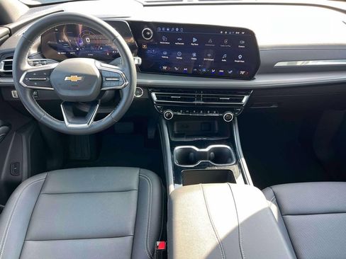 Used 2026 Chevrolet Traverse LT AWD/4WD image 16