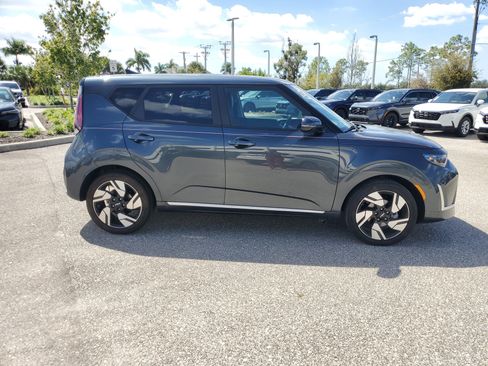 Used 2025 Kia Soul GT-Line image 3