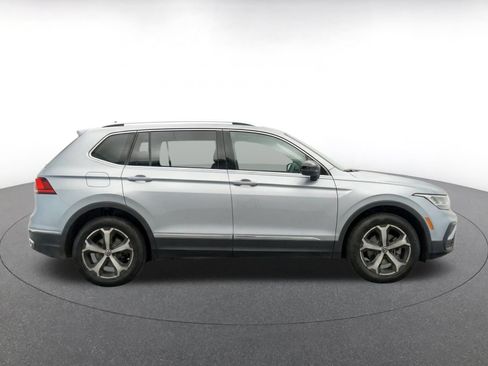 Used 2026 Volkswagen Tiguan SE AWD/4WD image 8