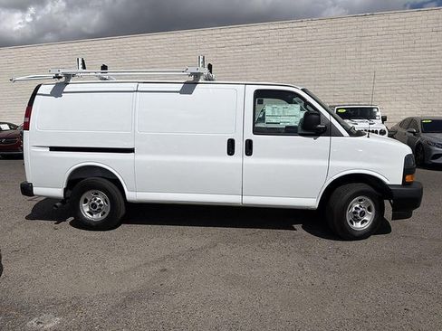 New 2026 GMC Savana 2500 w/ Driver Convenience Package RWD image 3