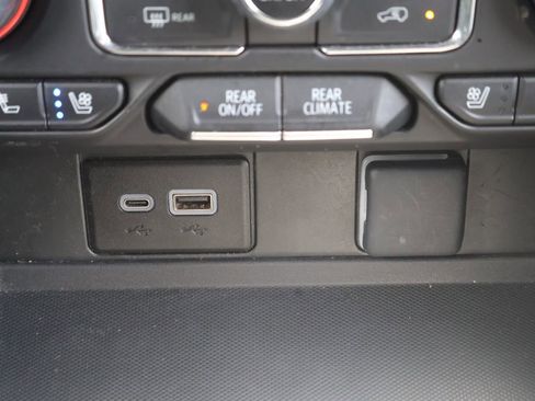 Certified 2024 Chevrolet Suburban Premier AWD/4WD image 25