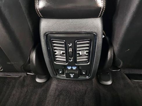Used 2017 Jeep Grand Cherokee Limited w/ Luxury Group II AWD/4WD image 40