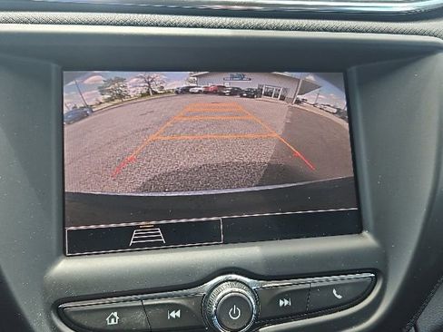Used 2022 Chevrolet TrailBlazer LT w/ Driver Confidence Package FWD image 22
