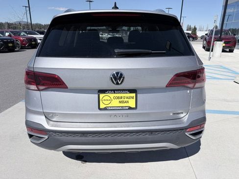 Used 2022 Volkswagen Taos SEL image 8