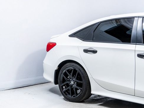 Used 2024 Honda Civic Sport image 11