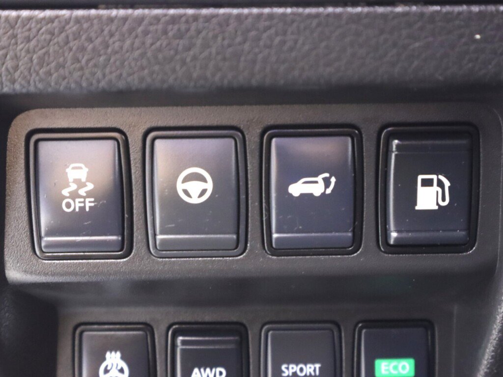 Used 2020 Nissan Rogue SV w/ Sun & Sound Touring Package AWD/4WD image 11