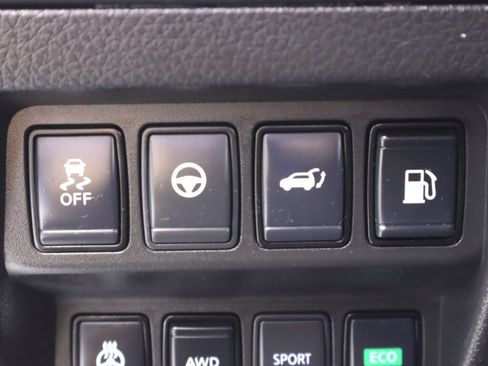 Used 2020 Nissan Rogue SV w/ Sun & Sound Touring Package AWD/4WD image 11