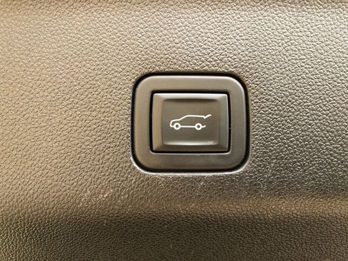 Used 2023 Chevrolet Tahoe Z71 AWD/4WD image 18