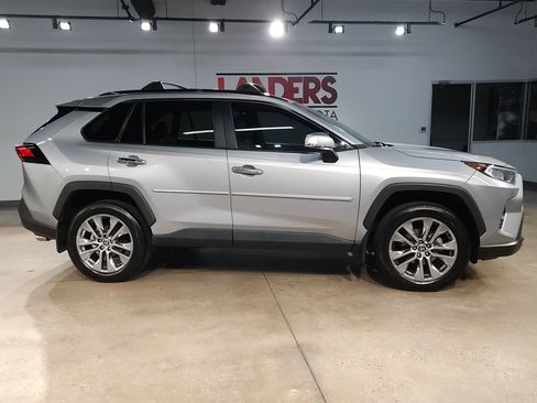 Used 2021 Toyota RAV4 Limited FWD image 8