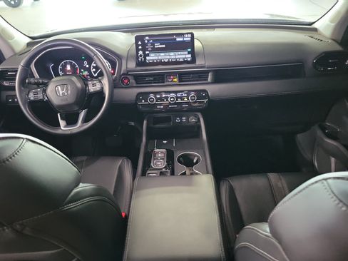 Certified 2025 Honda Pilot EX-L image 17