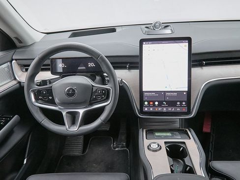 Certified 2025 Volvo EX90 Ultra image 31