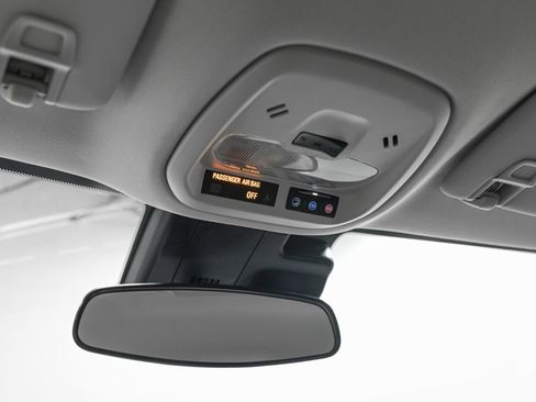 Used 2025 Chevrolet Trax LS FWD image 25