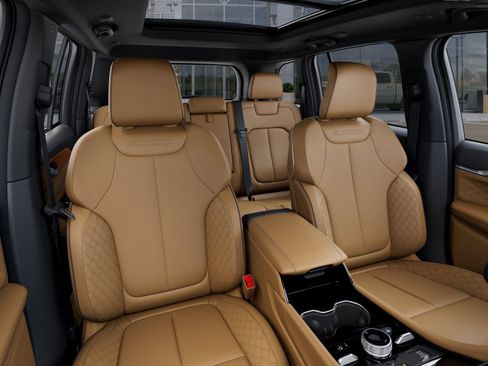 New 2026 Jeep Grand Cherokee Summit image 16