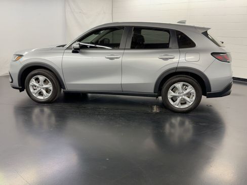 Certified 2023 Honda HR-V LX image 2