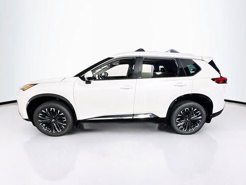 New 2026 Nissan Rogue Platinum image 8