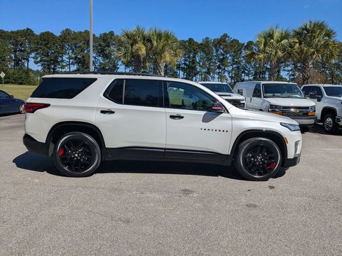 Certified 2023 Chevrolet Traverse Premier w/ Redline Edition image 3
