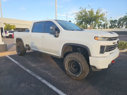 Used 2020 Chevrolet Silverado 2500 High Country w/ Technology Package AWD/4WD image 5