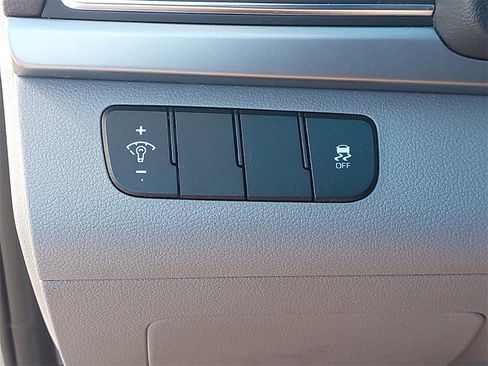 Used 2017 Hyundai Elantra SE image 22