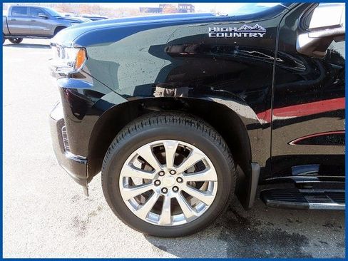 Used 2019 Chevrolet Silverado 1500 High Country w/ Technology Package image 4