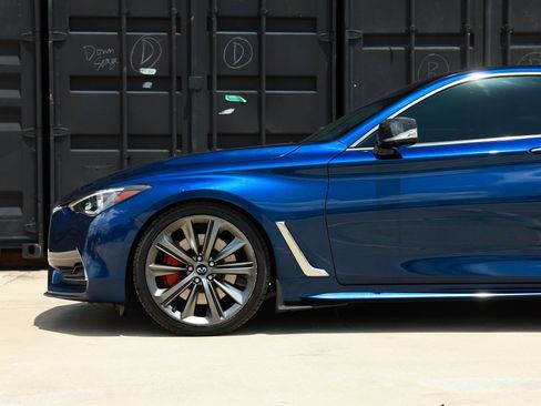 Used 2019 INFINITI Q60 Red Sport 400 w/ Cargo Package RWD image 29